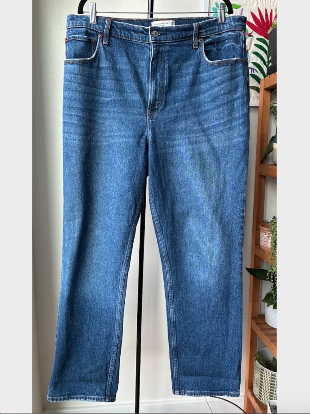 Abercrombie & Fitch 90s Straight Ultra High Rise - Size 33/16